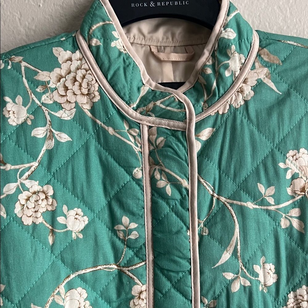Like New! 7 For All Mankind Floral Quilted Jacket in Size M - Picture 4 of 16
